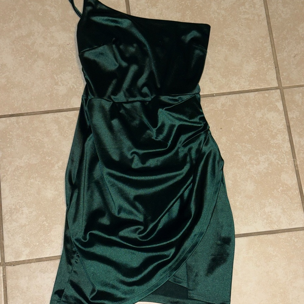Windsor Emerald Satin One-Shoulder Mini Dress